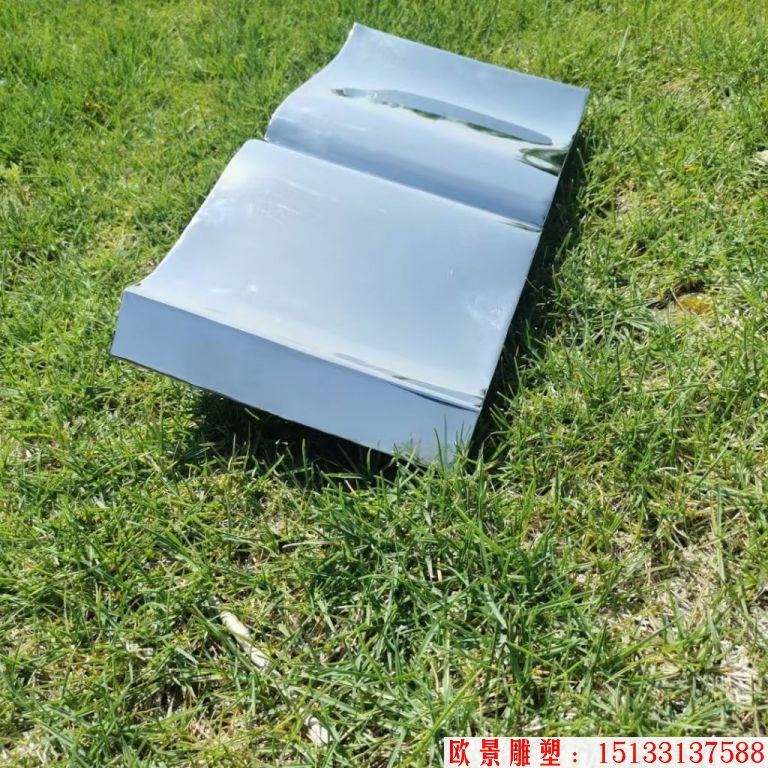 草坪不銹鋼鏡面書本雕塑，白鋼書籍雕塑4